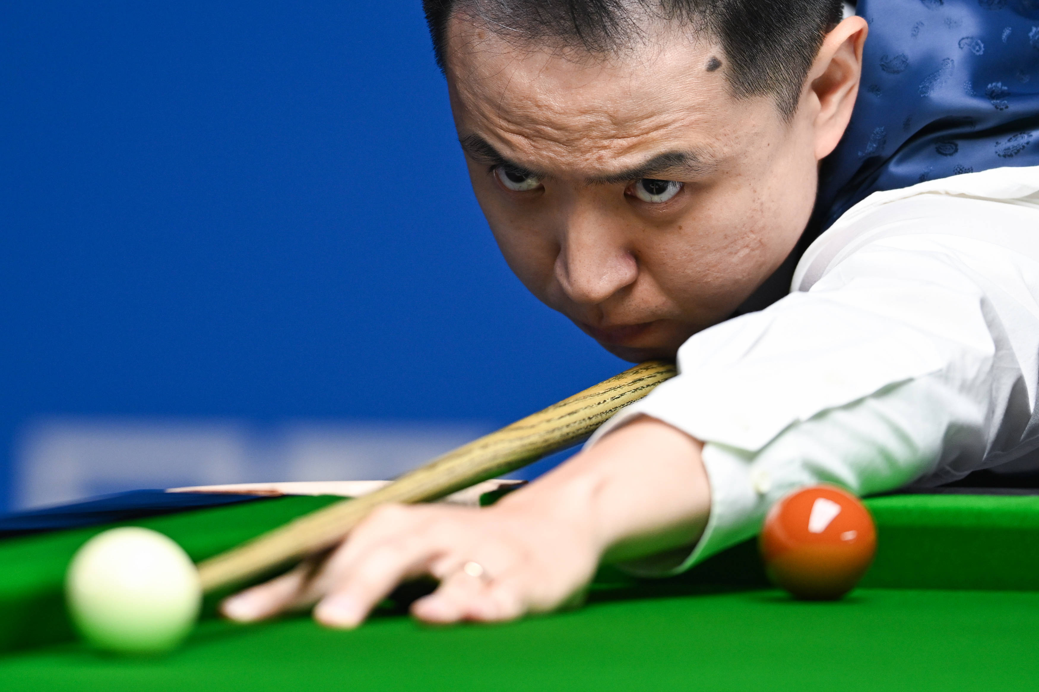 中国国足必 中国国足必